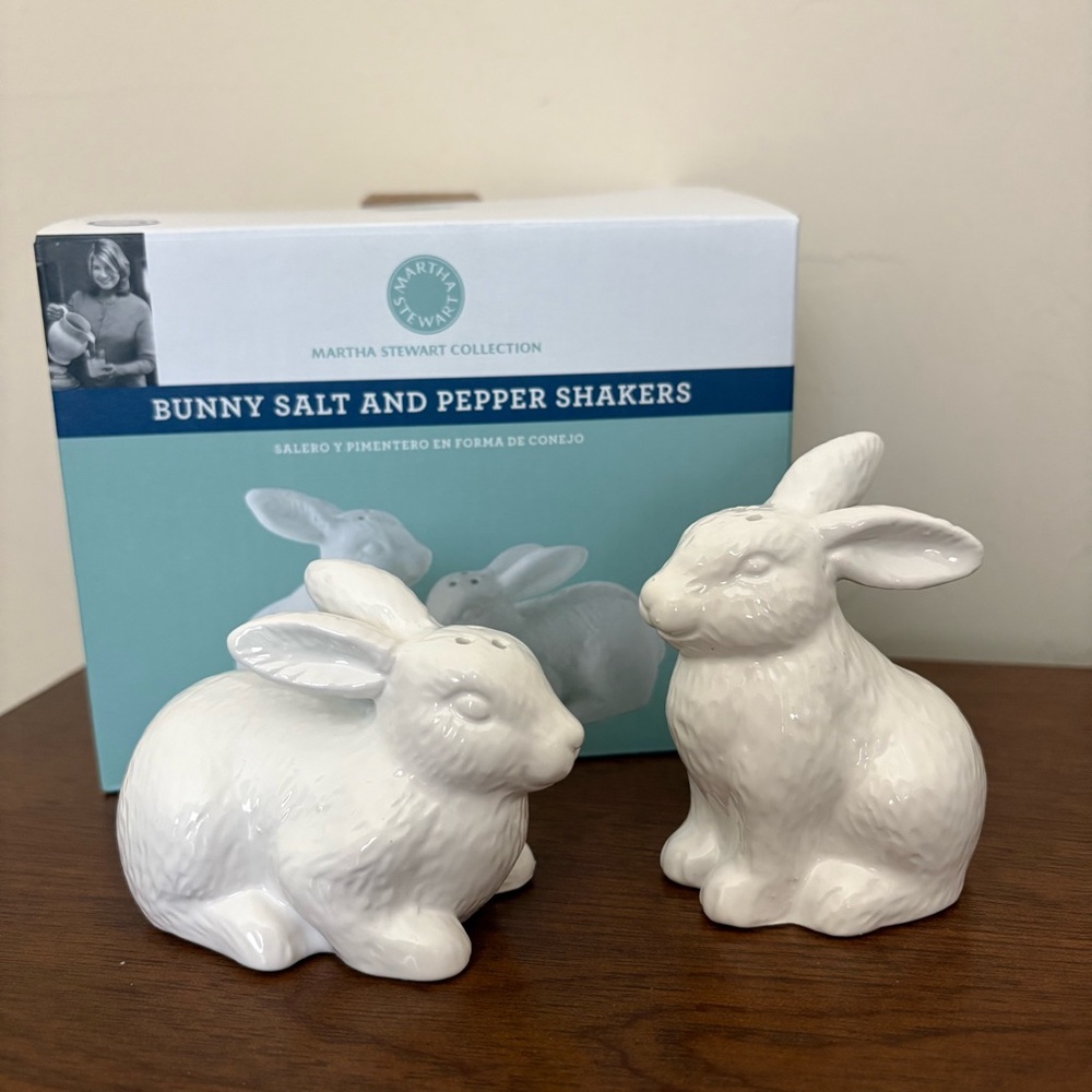 Martha Stewart White Ceramic Bunny Rabbit Spring Salt & Pepper Shakers